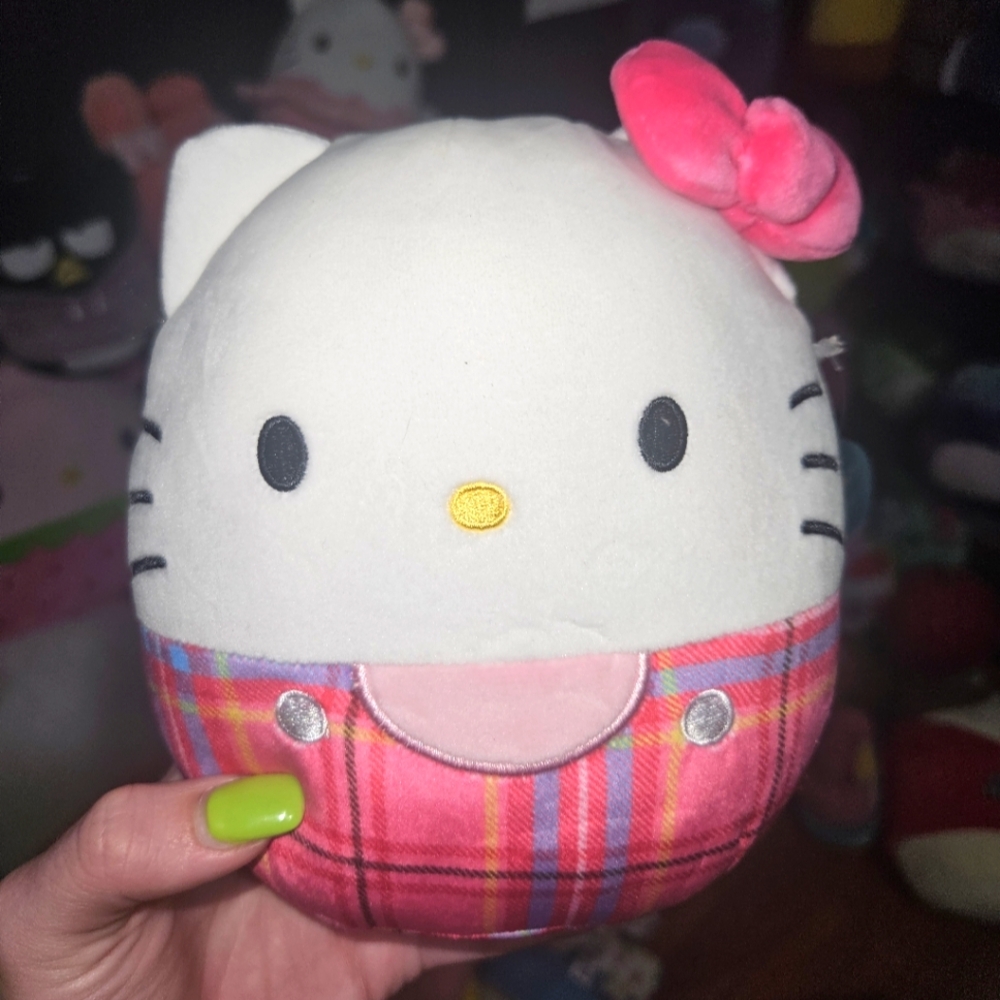 NWT Hello Kitty Squishmallow wearing Pink Plaid 6.5"
